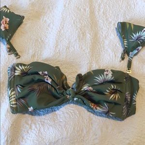 Montce Size Medium convertible bikini top